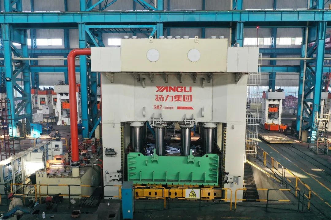 “萬噸級”專用伺服液壓機,超大噸位液壓裝備